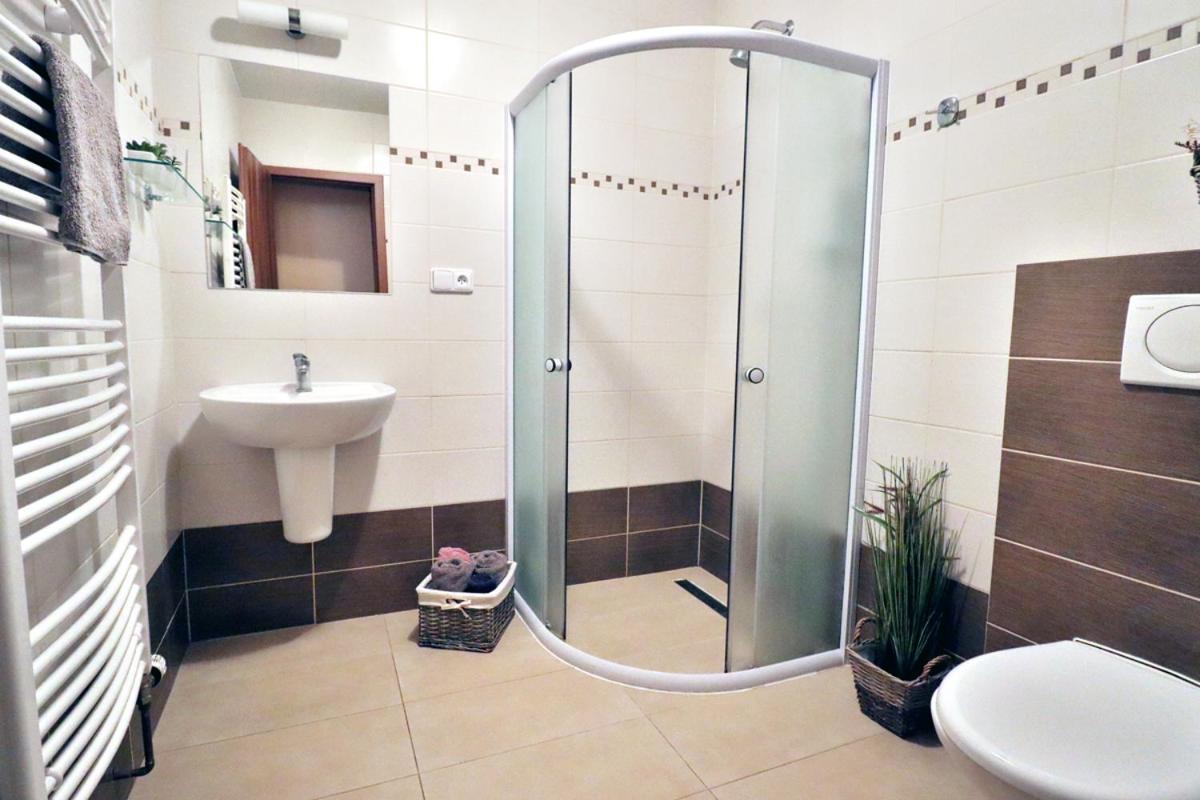 Bezmerovsky Dvur Kroměříž Exterior foto