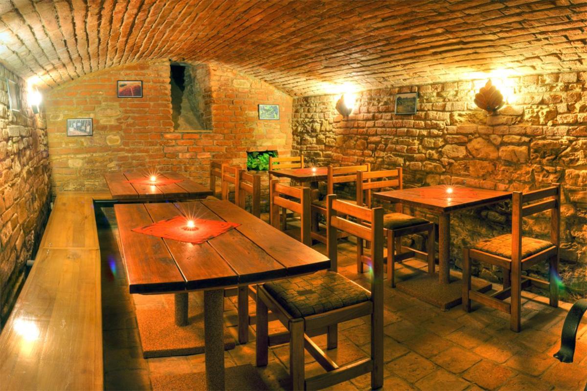 Bezmerovsky Dvur Kroměříž Exterior foto
